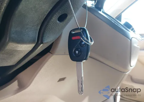 2005 Honda Odyssey Lx z USA, uszkodzony, nr VIN 5FNRL38245B128739